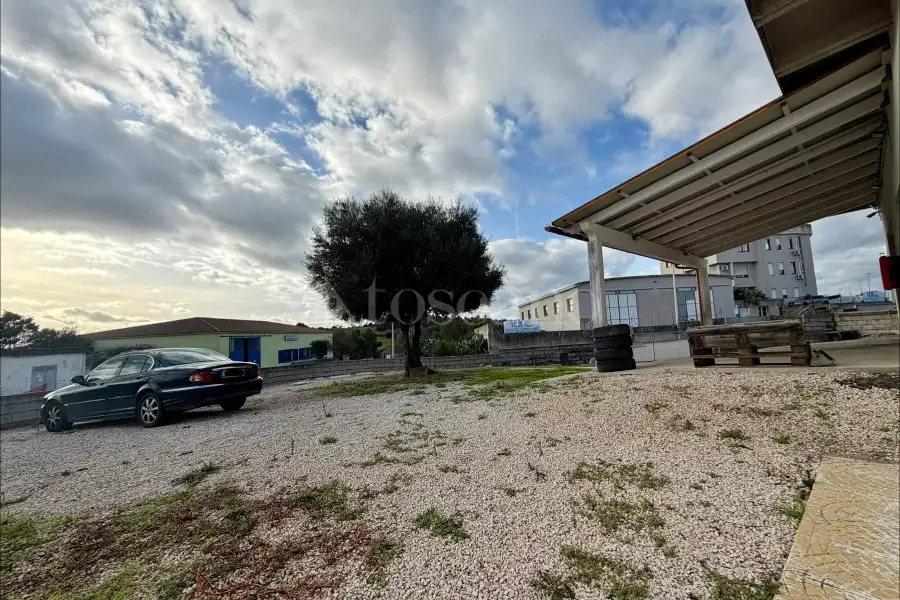 Capannone in vendita di 500 mq a €300.000 (rif. 2/2026)