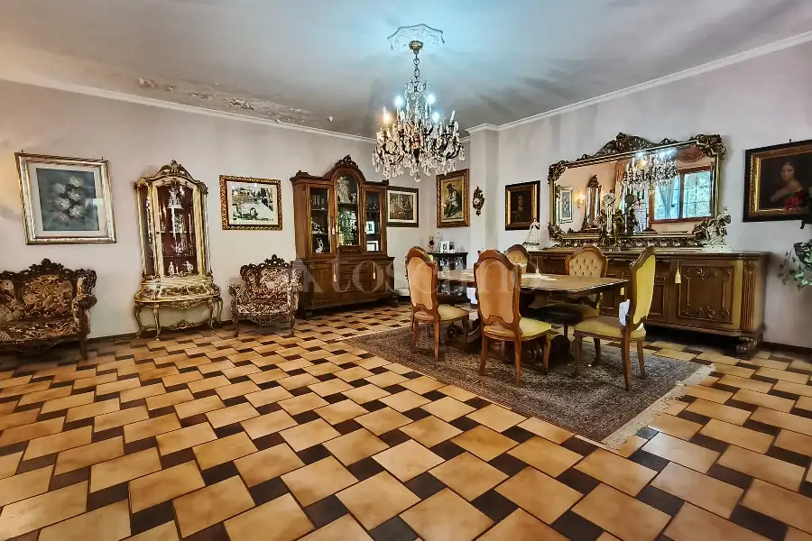 Villa Plurifamiliare in vendita di 270 mq a €485.000 (rif. 51/2026)
