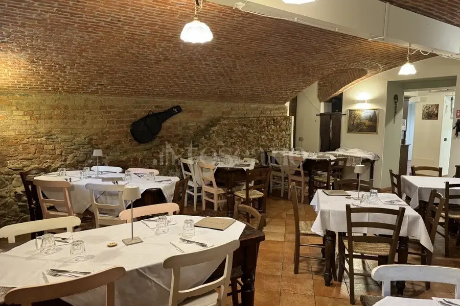 Attività Commerciale in vendita di 240 mq a €135,000 (rif. TS0314VE)