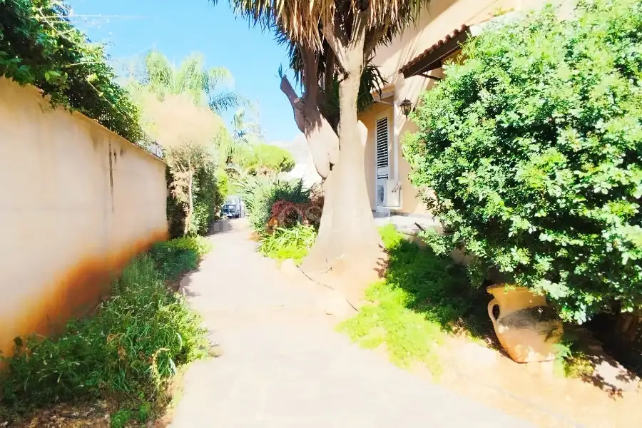Villa in vendita di 340 mq a €650.000 (rif. 41/2026)