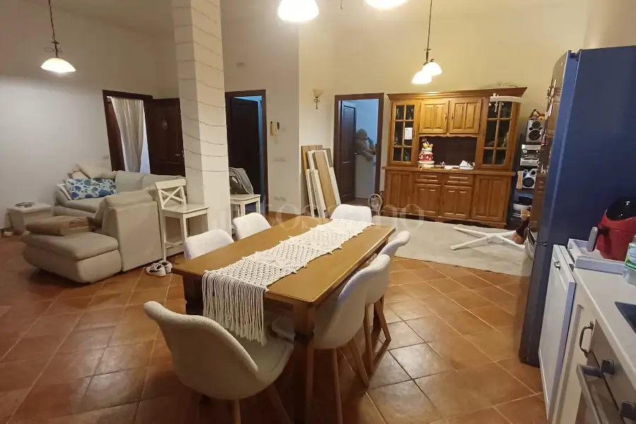 Villa in vendita di 400 mq a €1.230.000 (rif. 11/2026)