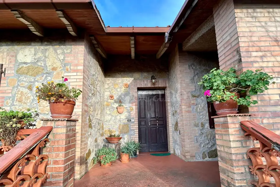 Casa Indipendente in vendita di 220 mq a €339.000 (rif. 7/2025)