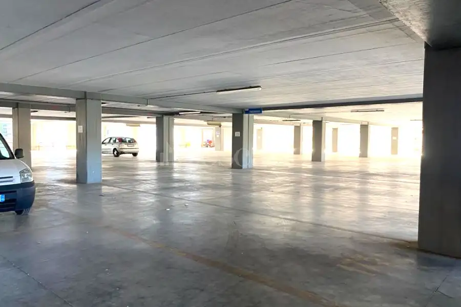 Box in vendita di 10.000 mq a €1.200.000 (rif. 29/2026)