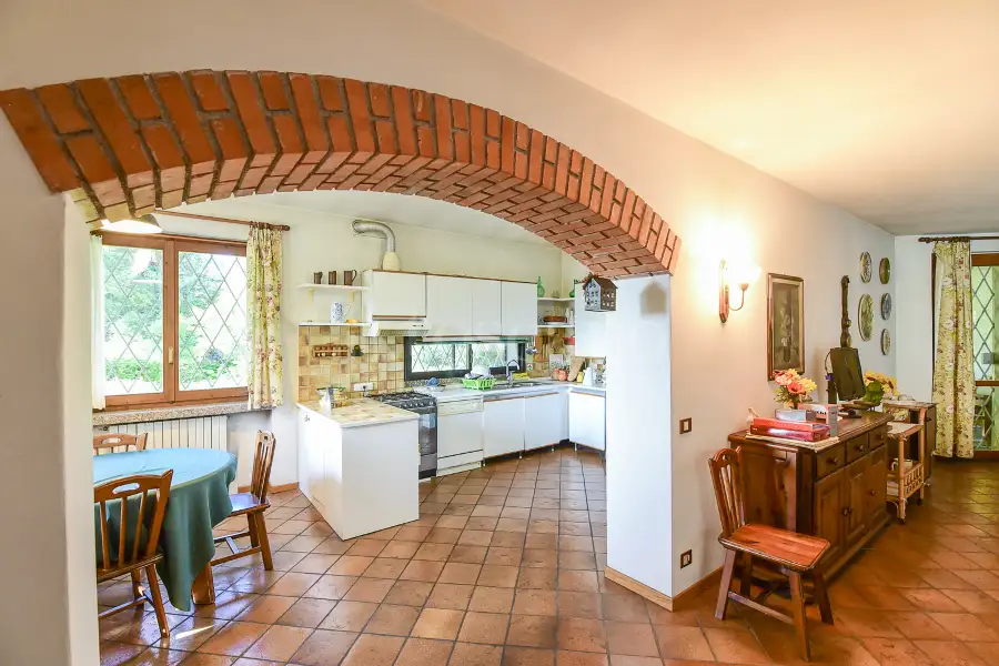 Villa in vendita di 660 mq a €790.000 (rif. 26/2025)