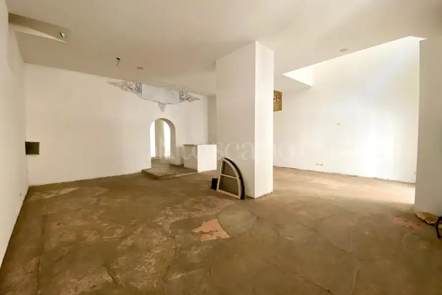 Laboratorio in vendita di 213 mq a €260.000 (rif. 12/2026)