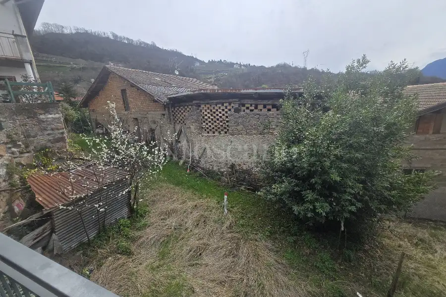Casa Indipendente in vendita di 800 mq trattativa riservata (rif. 5/2026)