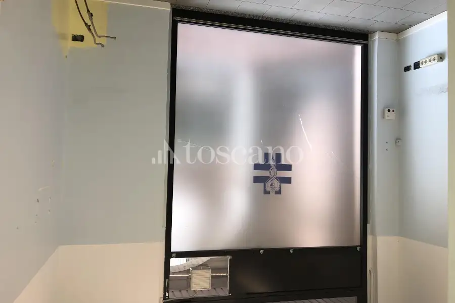 Negozio in vendita di 170 mq a €75,000 (rif. MRE3118VE)