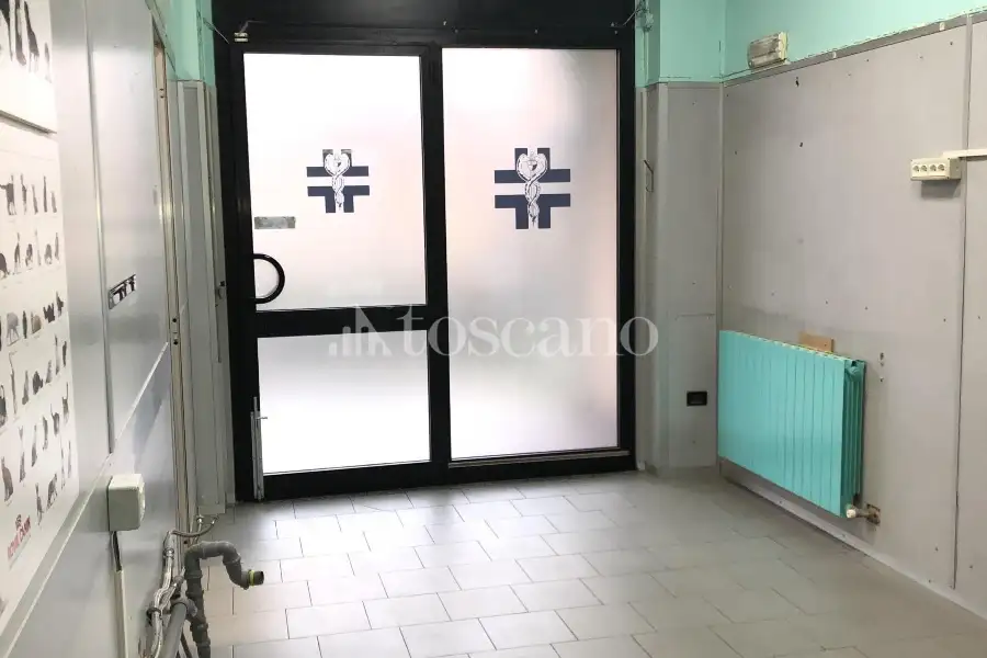 Negozio in vendita di 170 mq a €75,000 (rif. MRE3118VE)