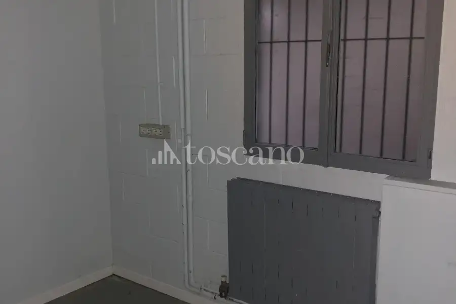 Negozio in vendita di 170 mq a €75,000 (rif. MRE3118VE)