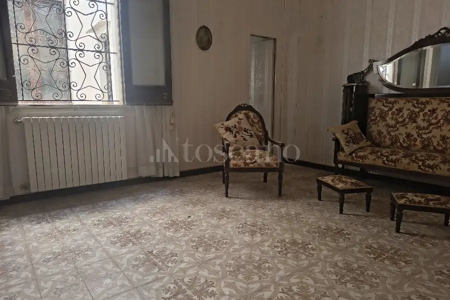 Palazzo in vendita di 585 mq a €338.000 (rif. 51/2026)