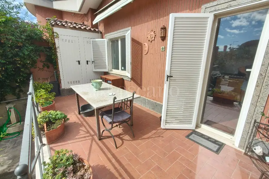 Villa in vendita di 300 mq a €845.000 (rif. 49/2026)