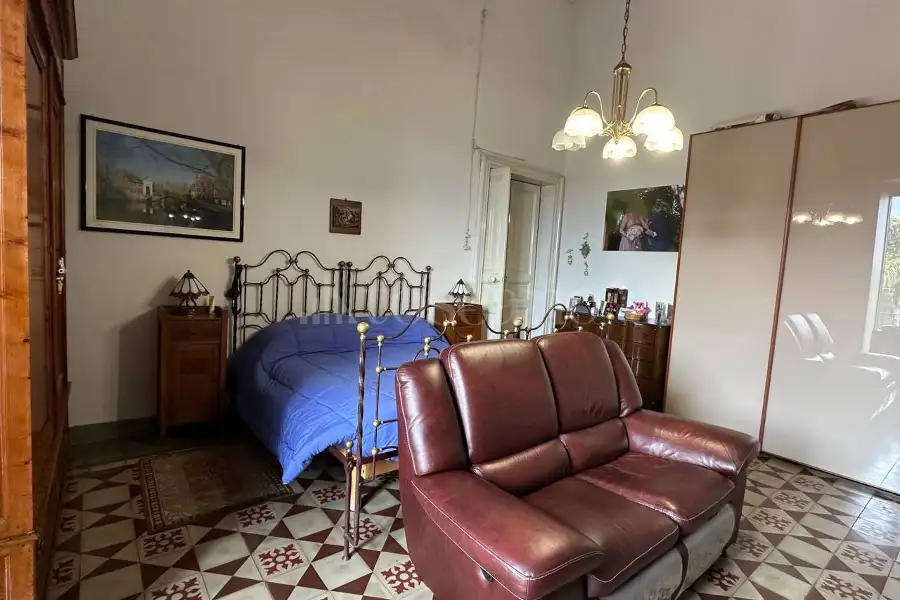 Casa Indipendente in vendita di 240 mq a €598.000 (rif. 44/2026)
