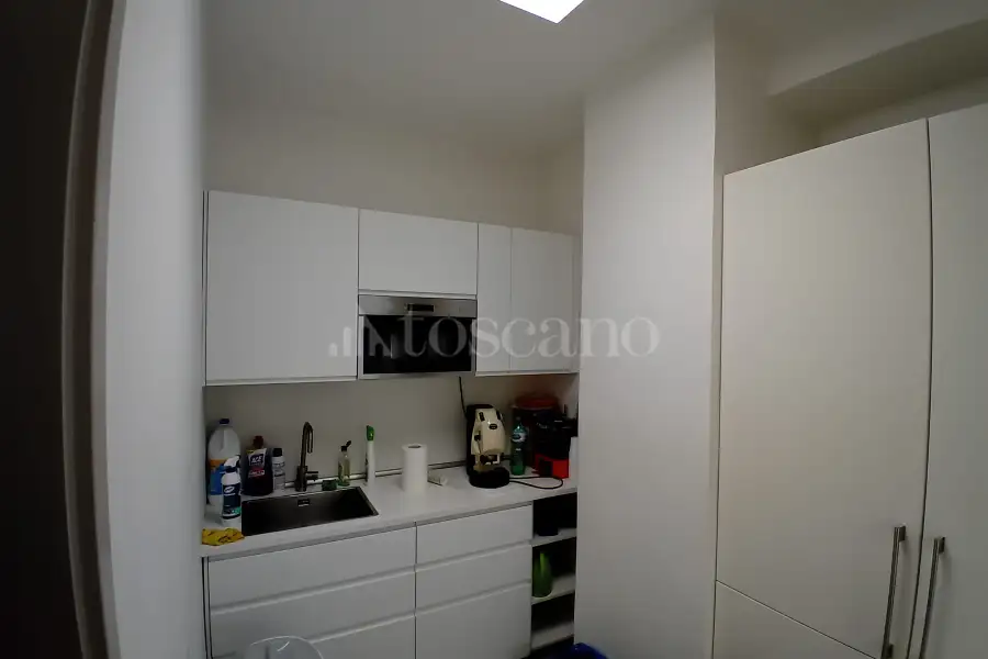 Negozio in vendita di 240 mq a €2.390.000 (rif. 9/2023)