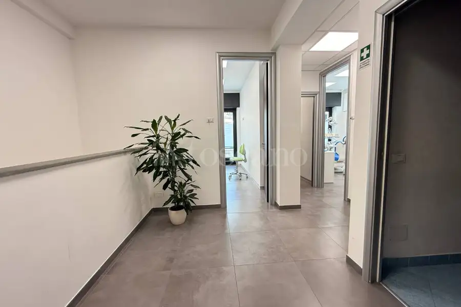 Negozio in vendita di 150 mq a €235.000 (rif. 10/2025)
