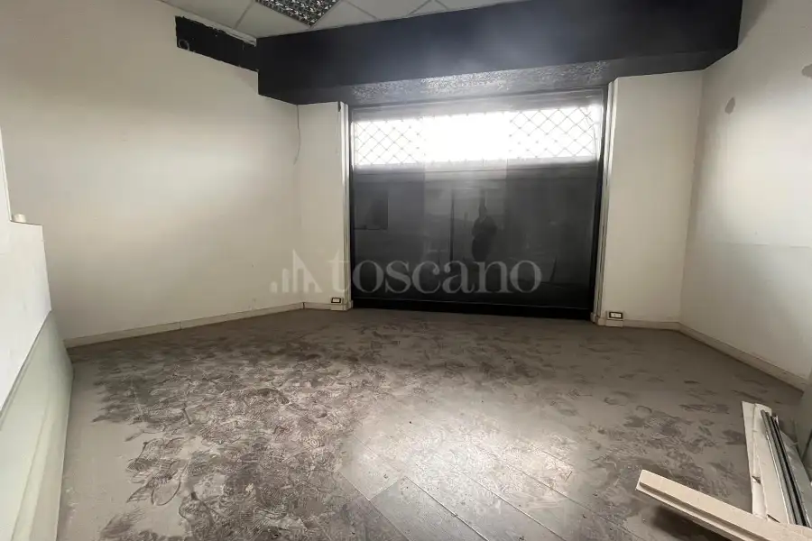 Negozio in vendita di 96 mq a €234.000 (rif. 11/2026)