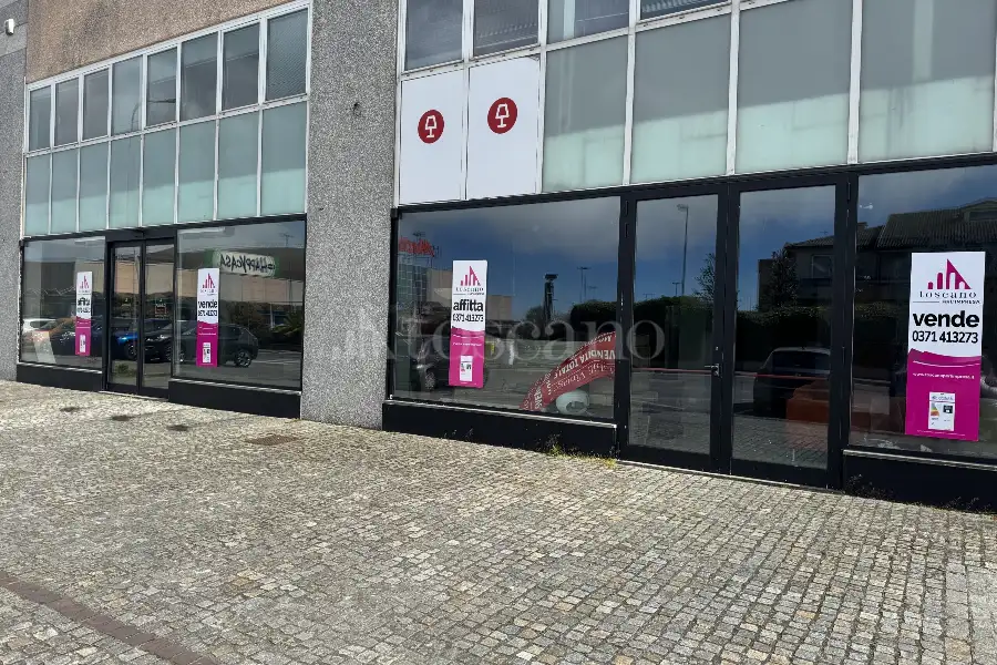 Negozio in vendita di 450 mq a €5,000 (rif. MRE0530AF)
