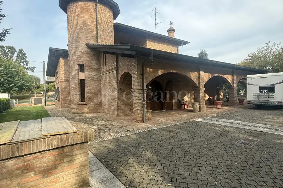 Casa Indipendente in vendita di 332 mq a €655.000 (rif. 52/2026)