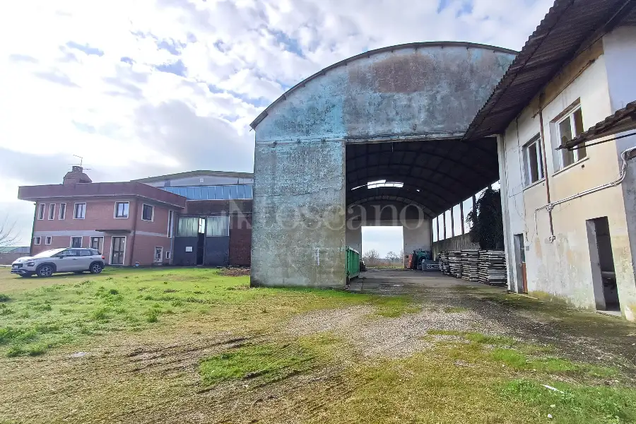 Edificabile Residenziali in vendita di 12.000 mq a €3.600.000 (rif. 3/2025)