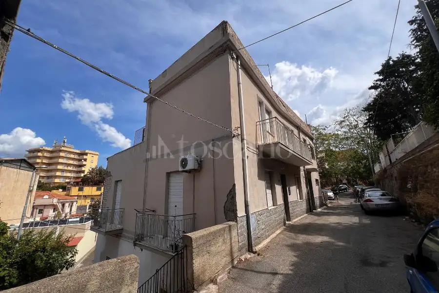 Casa Indipendente in vendita di 270 mq a €210.000 (rif. 37/2026)