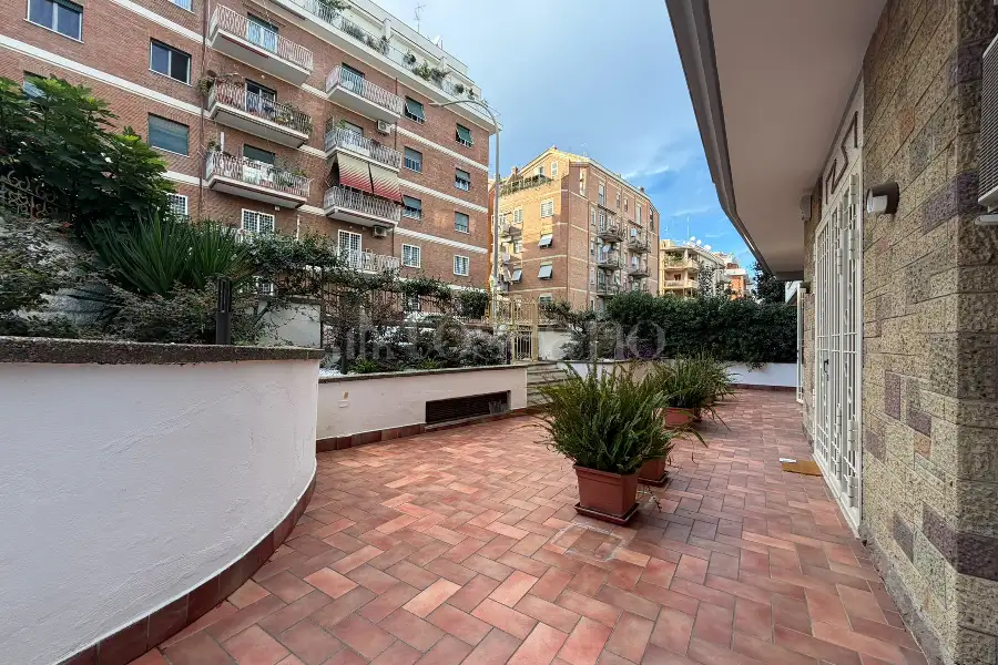 Ufficio in affitto di 90 mq a €1.700 (rif. 63/2026)