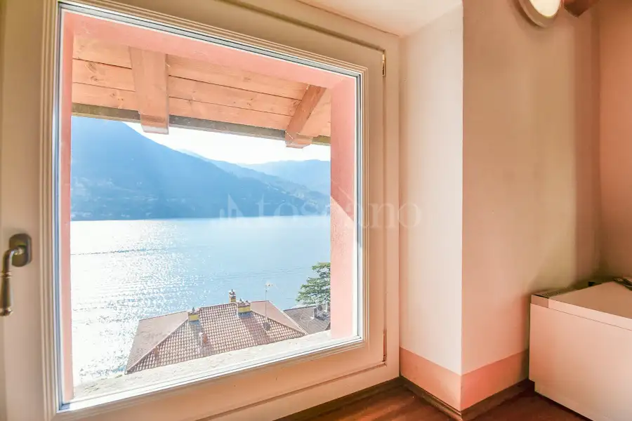 Villa Plurifamiliare in vendita di 400 mq a €3.150.000 (rif. 11/2025)