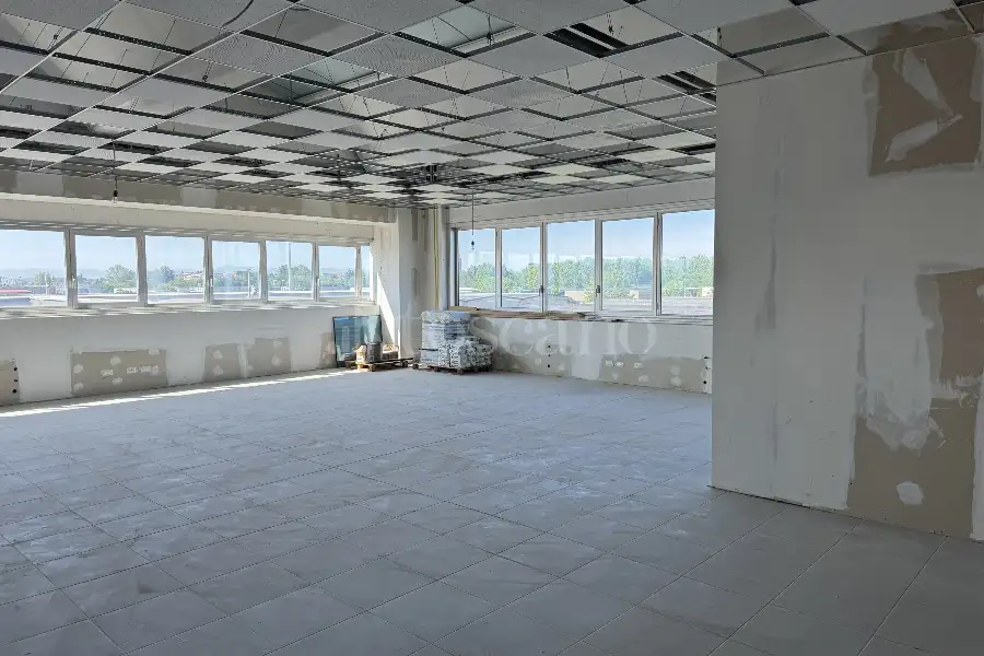 Ufficio in vendita di 180 mq a €1,000 (rif. MRE1253AF-1-1B)
