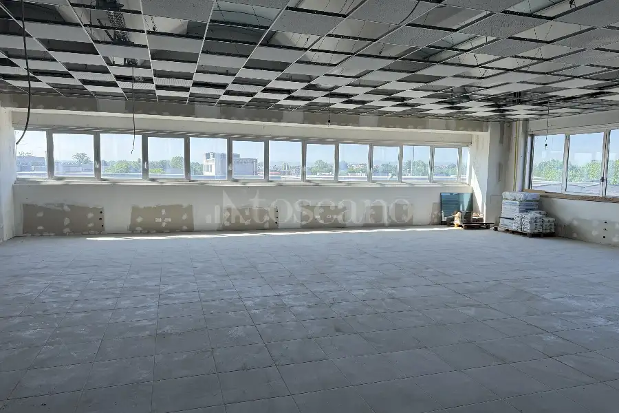 Ufficio in vendita di 180 mq a €1,000 (rif. MRE1253AF-1-1B)