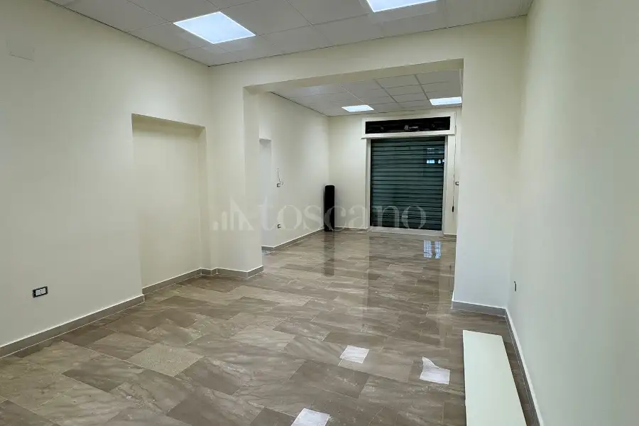 Negozio in affitto di 100 mq a €1.000 (rif. 22/2026)