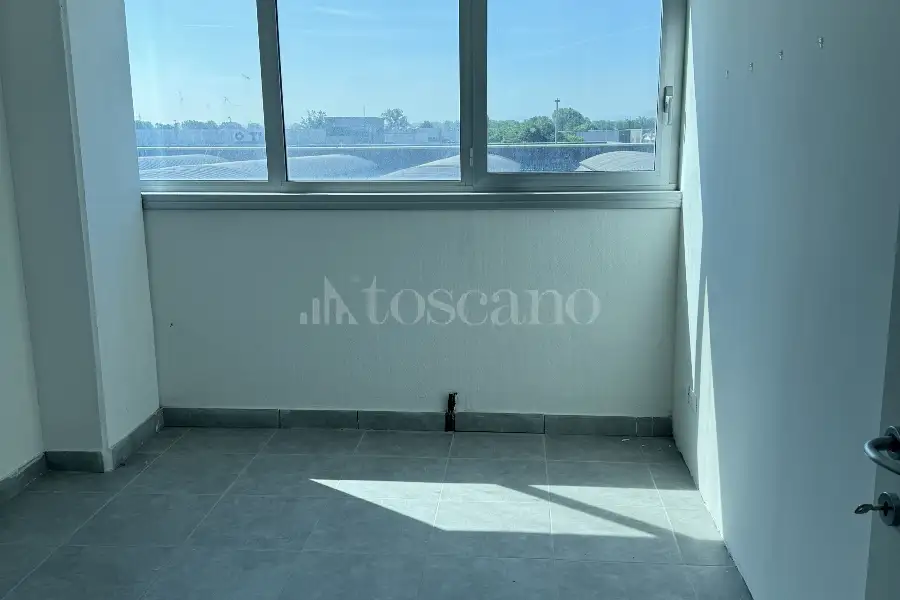 Ufficio in vendita di 130 mq a €834 (rif. MRE1253AF-3-1C)
