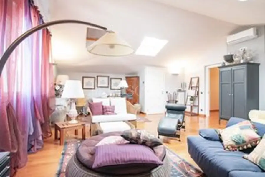 Casa in vendita di 330 mq a €470.000 (rif. 21/2026)