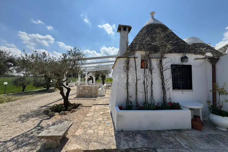 Villa in vendita di 220 mq a €849.000 (rif. 7/2026)