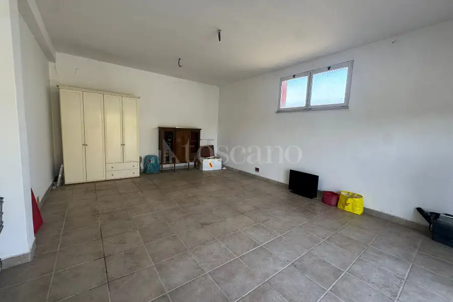 Negozio in vendita di 100 mq a €239.000 (rif. 5/2025)