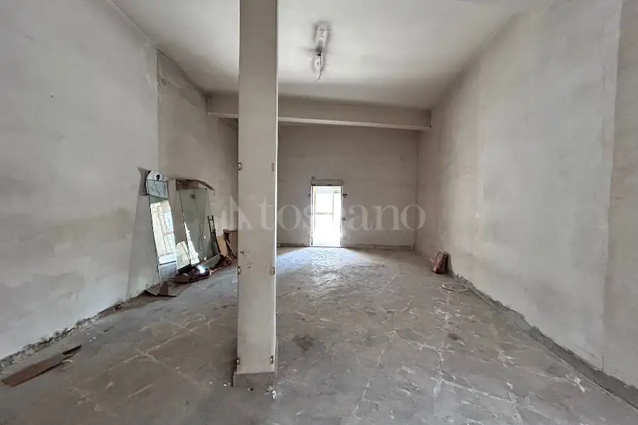 Stabile Uso Ufficio in vendita di 180 mq a €85.000 (rif. 108/2025)