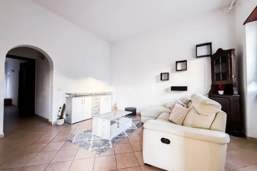 Casa Indipendente in vendita di 160 mq a €390.000 (rif. 92/2025)