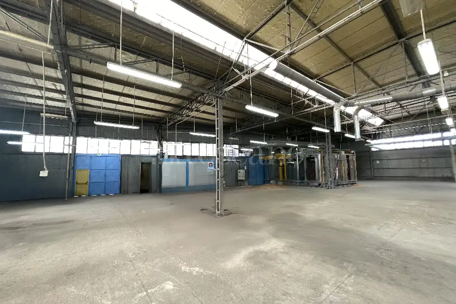 Capannone in affitto di 2.000 mq a €6.300 (rif. 23/2026)