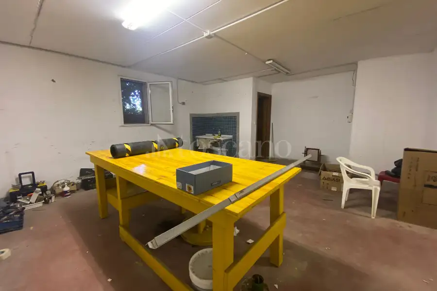 Box in vendita di 204 mq a €70.000 (rif. 54/2025)