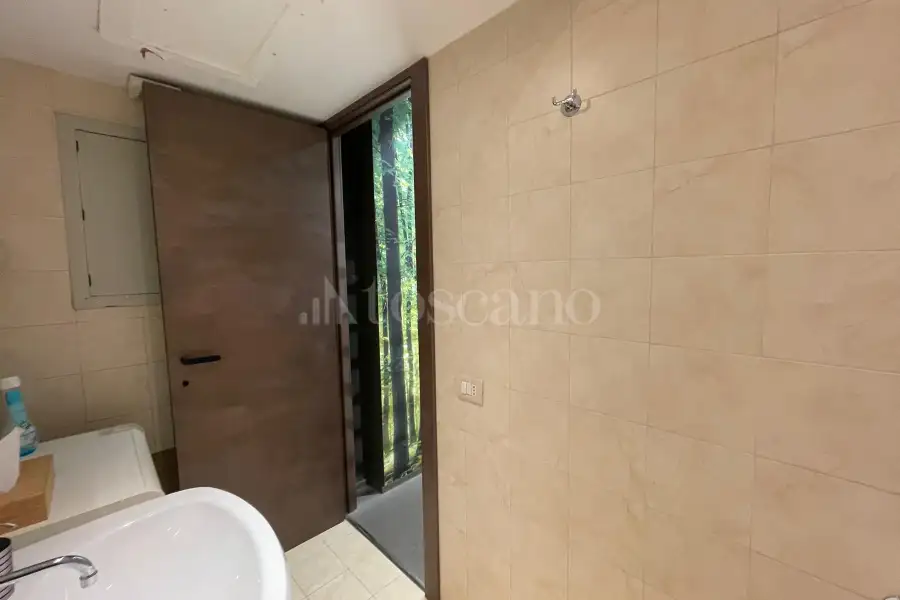Negozio in vendita di 97 mq a €350.000 (rif. 2/2026)