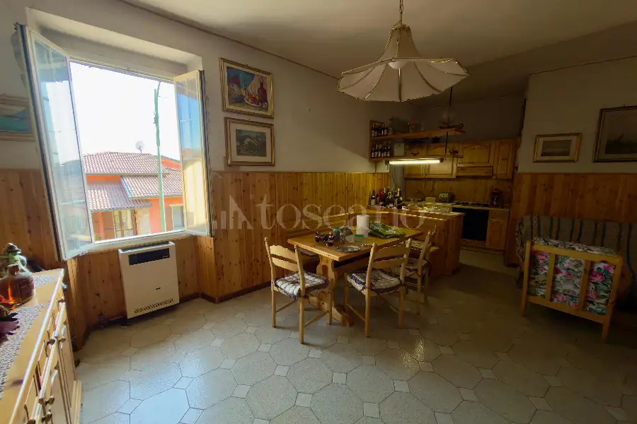 Casa Indipendente in vendita di 250 mq a €272.000 (rif. 5/2026)