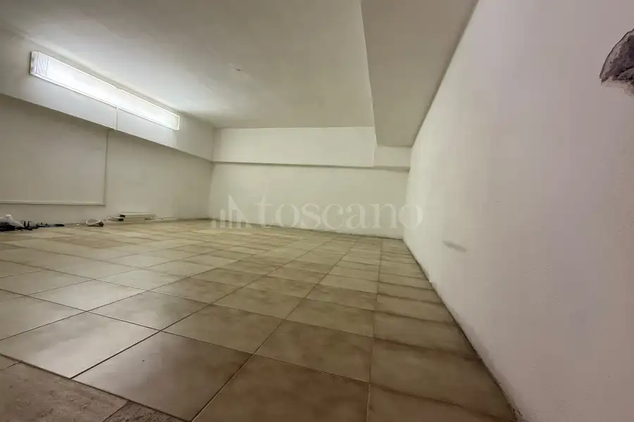 Negozio in affitto di 59 mq a €750 (rif. 27/2026)