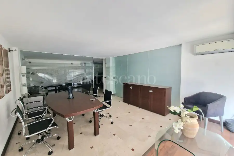 Ufficio in vendita di 100 mq a €255.000 (rif. 25/2026)