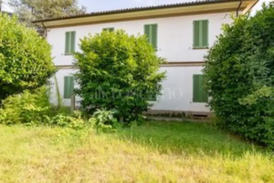 Casale in vendita di 400 mq a €180.000 (rif. 11/2026)