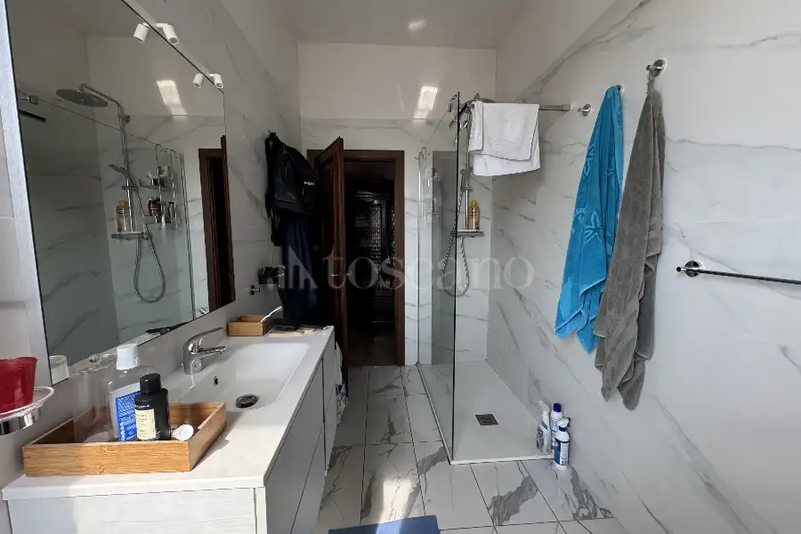 Casa in vendita di 232 mq a €1.100.000 (rif. 5/2026)