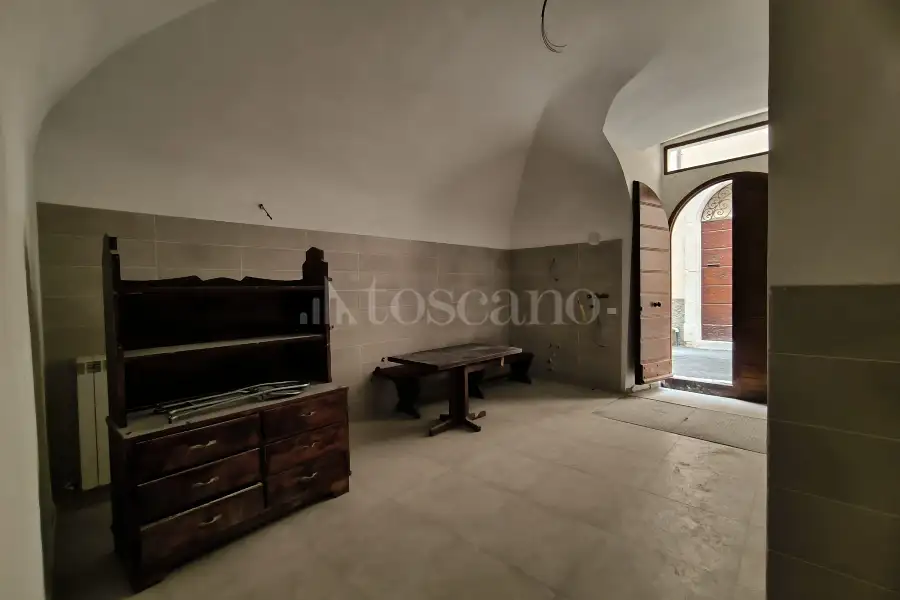 Negozio in vendita di 180 mq a €240.000 (rif. 49/2025)