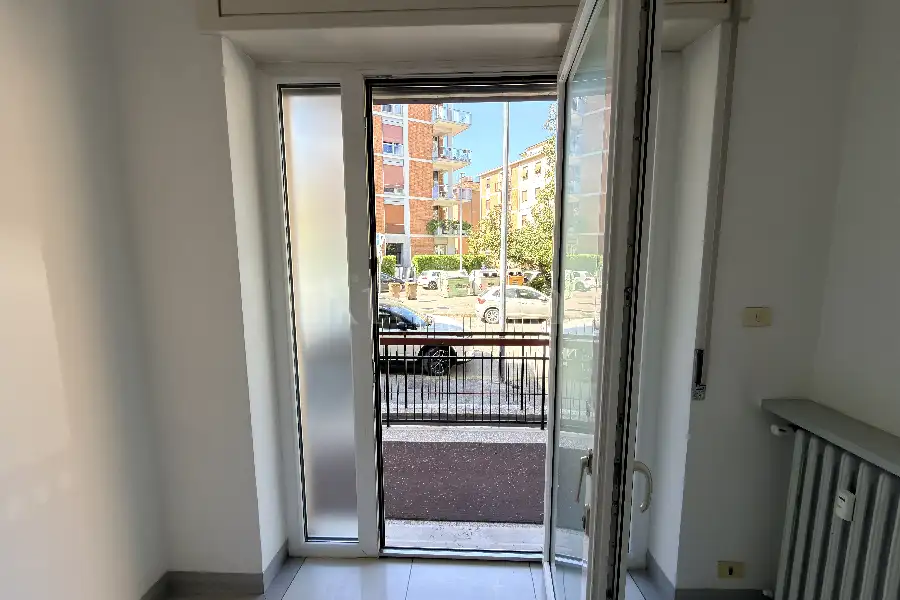 Negozio in affitto di 100 mq a €1.600 (rif. 13/2026)