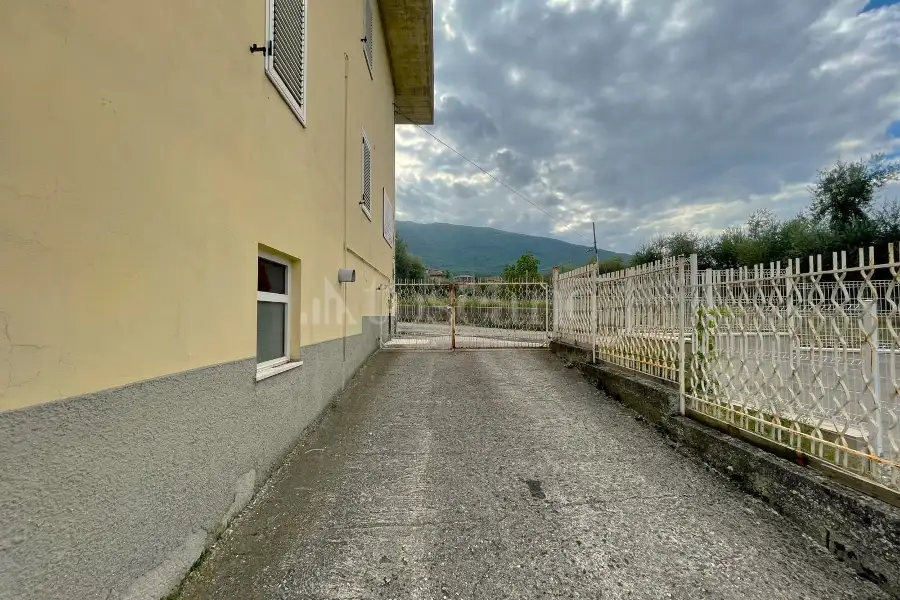 Villa Bifamiliare in vendita di 200 mq a €180.000 (rif. 45/2025)