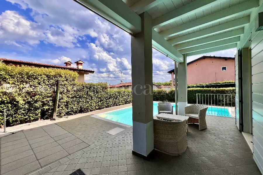 Villa in vendita di 300 mq a €950.000 (rif. 47/2025)