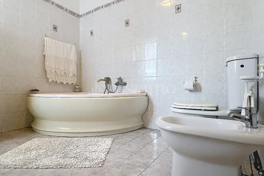 Villa in vendita di 600 mq a €590.000 (rif. 215/2025)