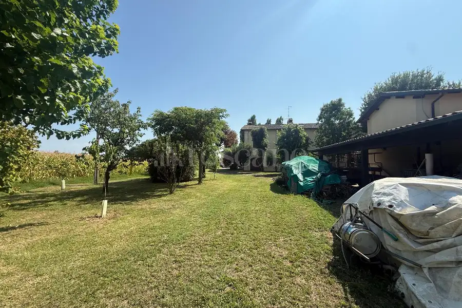 Casa Indipendente in vendita di 600 mq a €1.359.000 (rif. 49/2026)