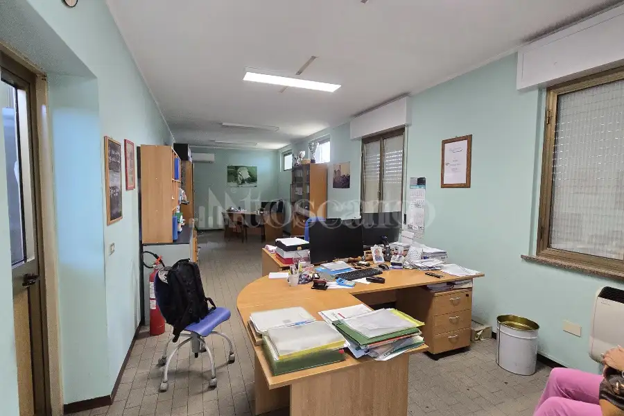 Capannone in vendita di 1000 mq a €300,000 (rif. TS0092VE)
