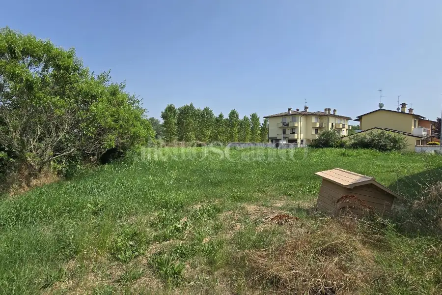 Capannone in vendita di 1000 mq a €300,000 (rif. TS0092VE)